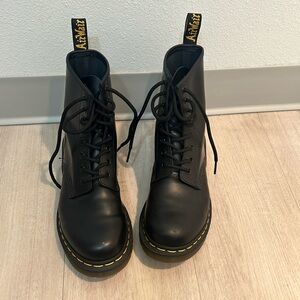 Dr. Martens like new! size 7